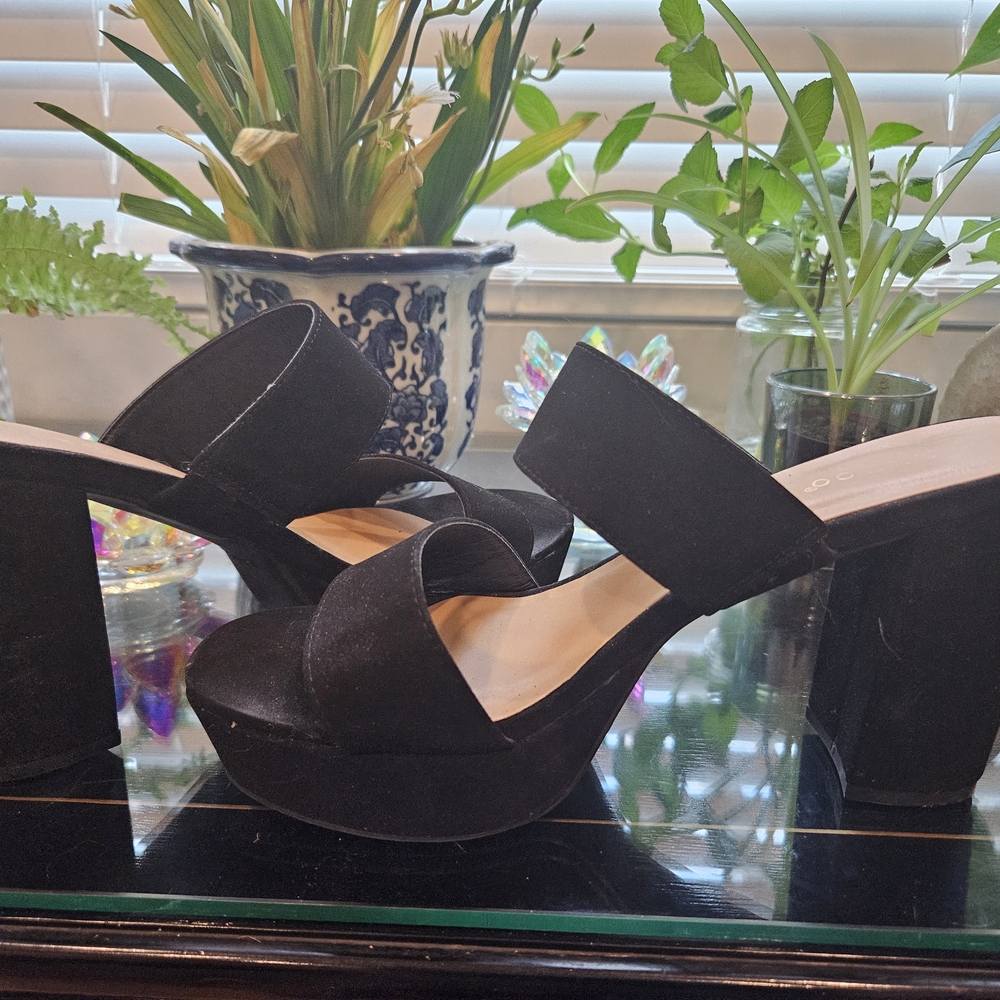BAMBOO Black Platform Sandals